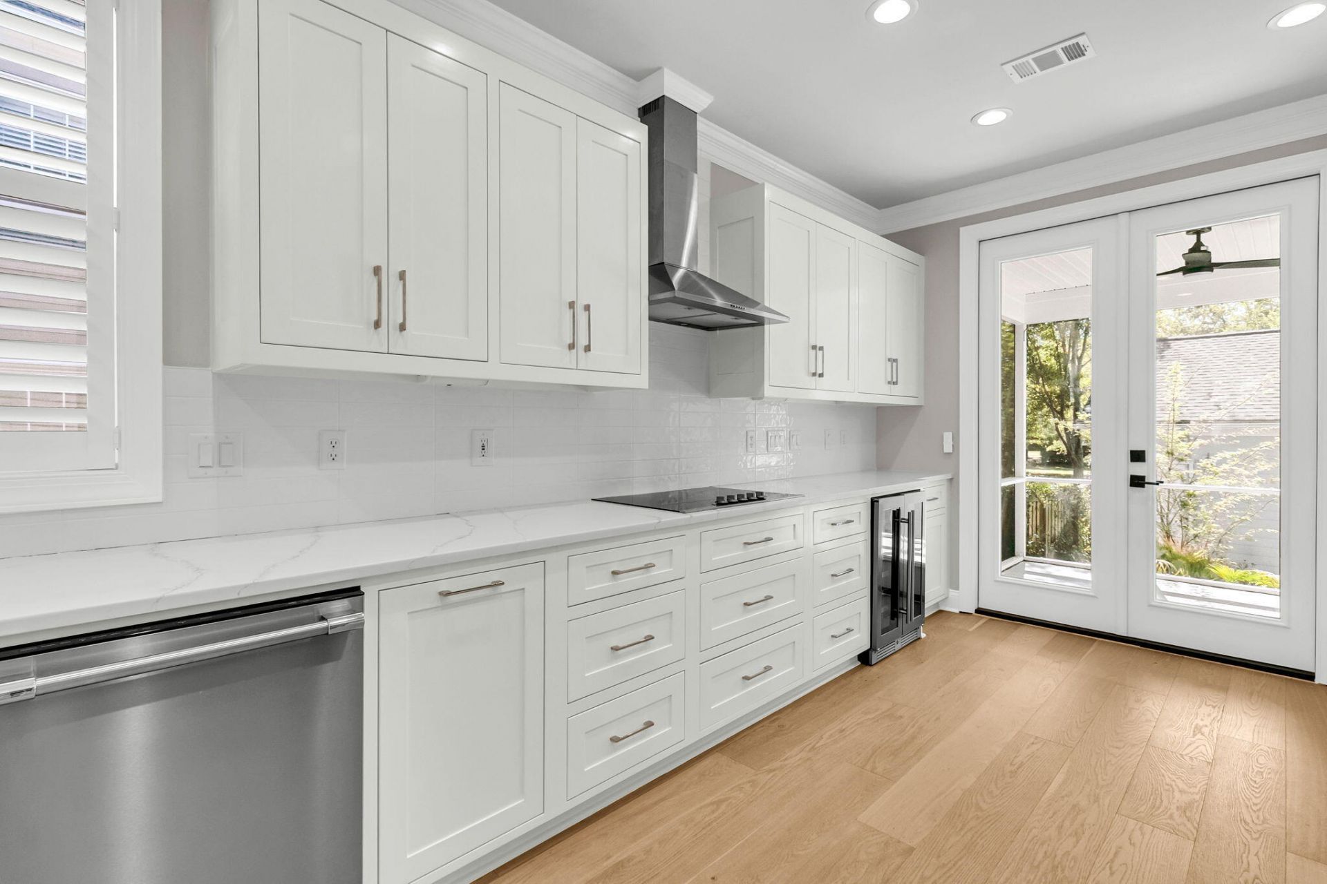 1135 Thrower Street Photo 12