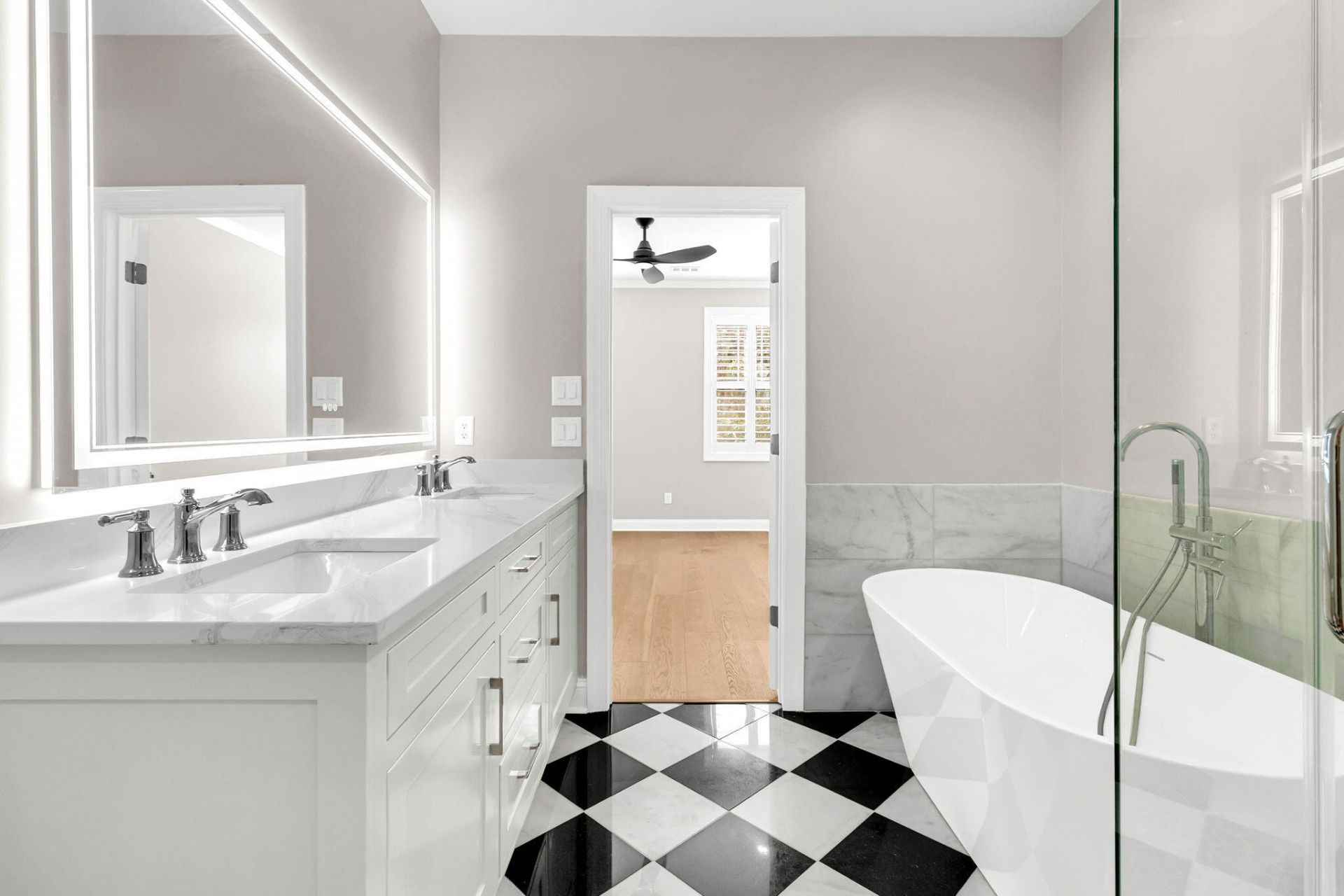 1135 Thrower Street Photo 15