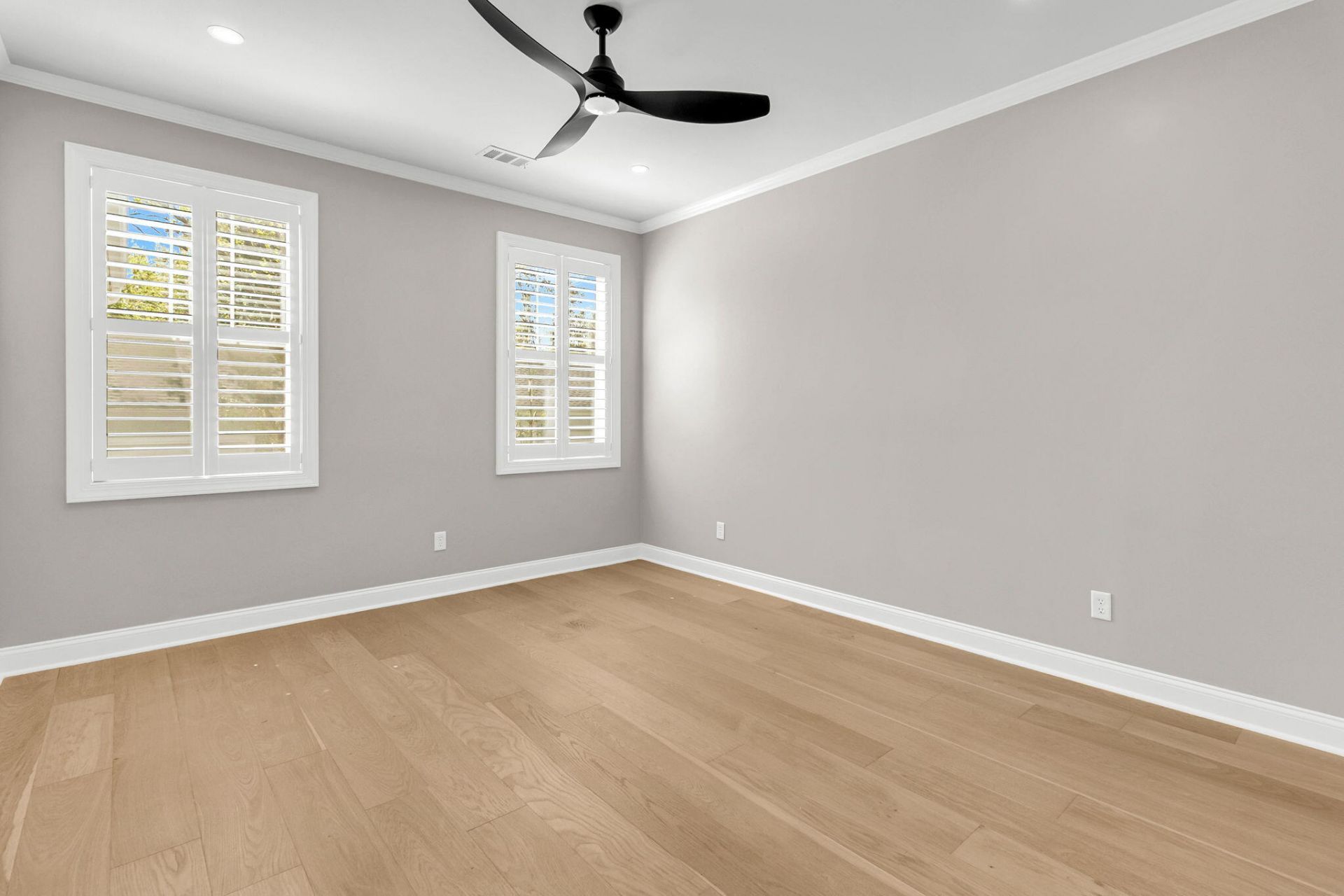 1135 Thrower Street Photo 21