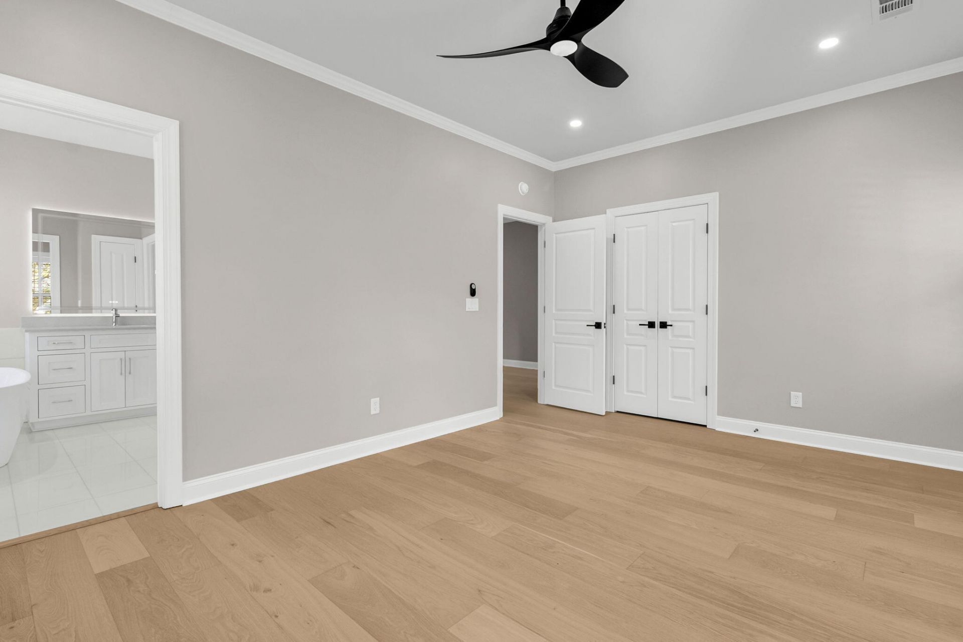 1135 Thrower Street Photo 22