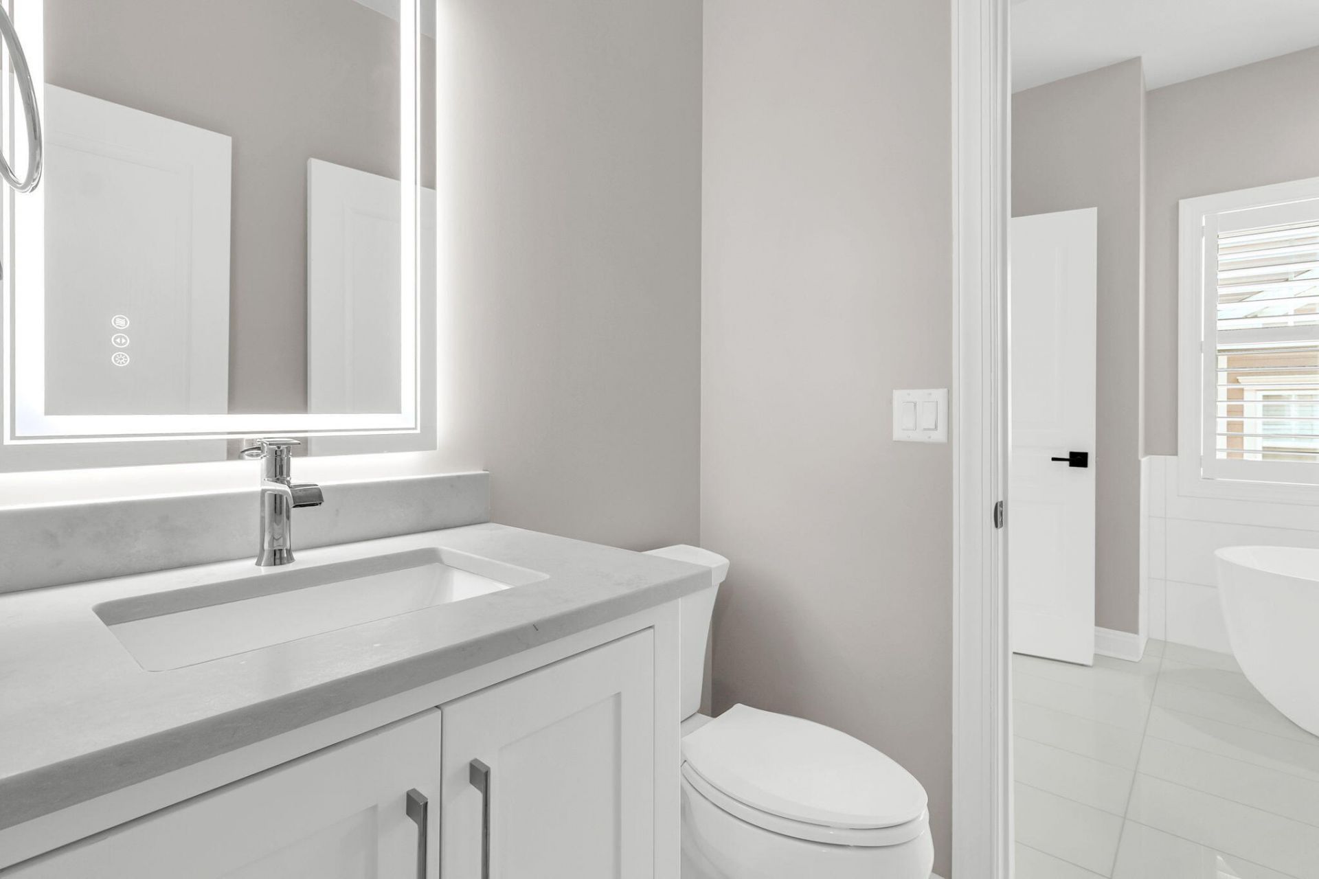 1135 Thrower Street Photo 24