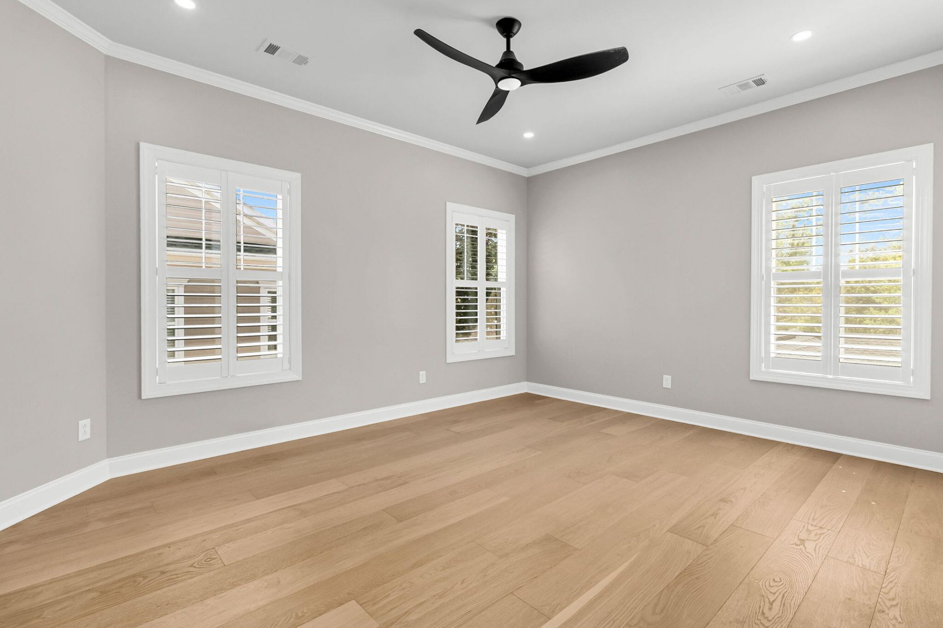 1135 Thrower Street Photo 25