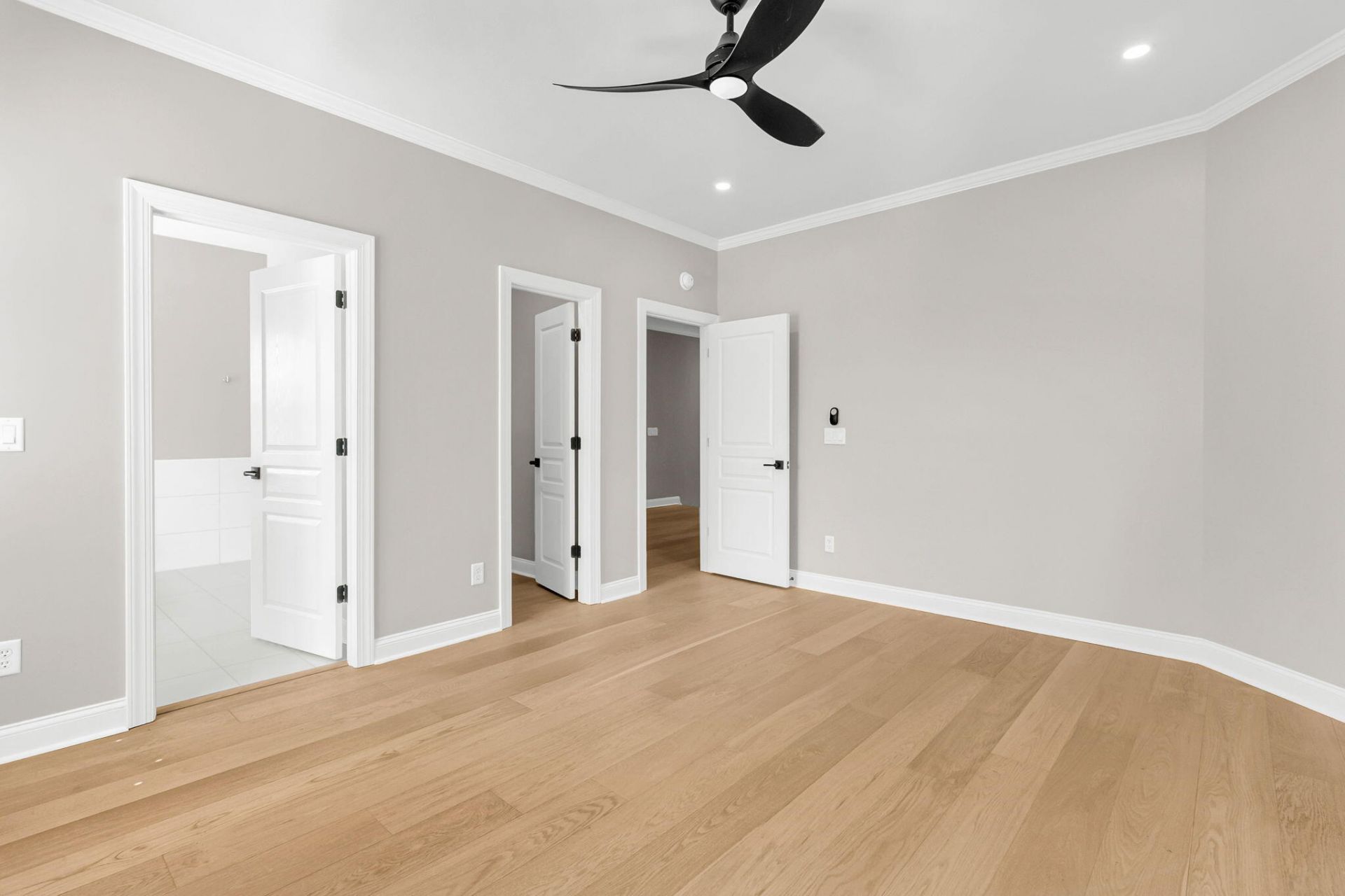 1135 Thrower Street Photo 26