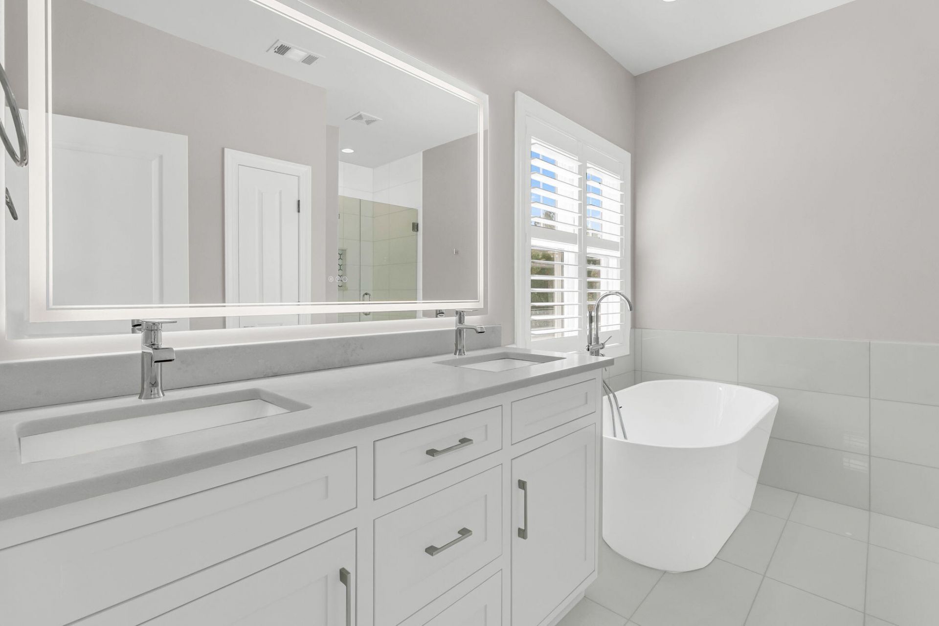 1135 Thrower Street Photo 27