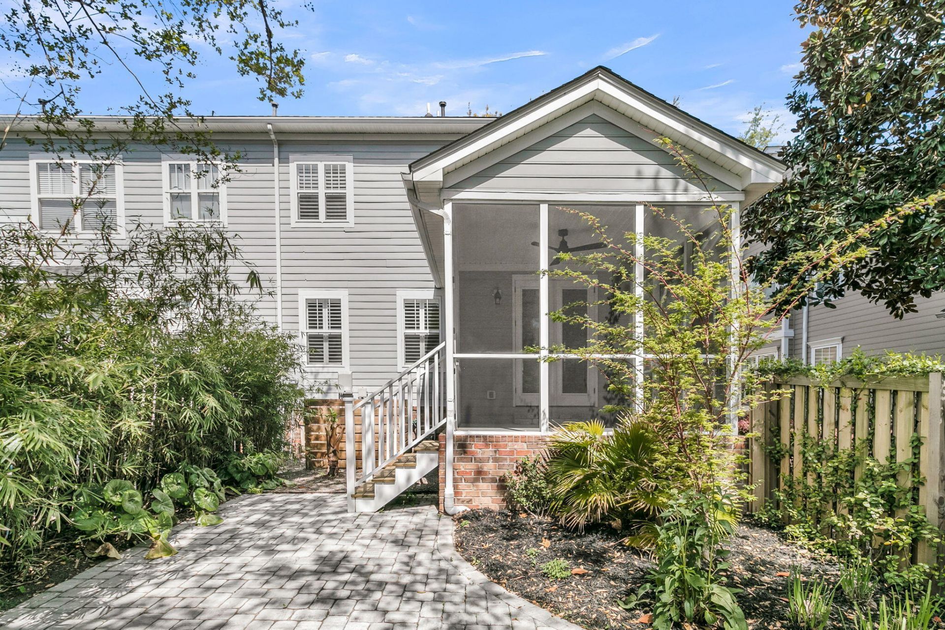 1135 Thrower Street Photo 31