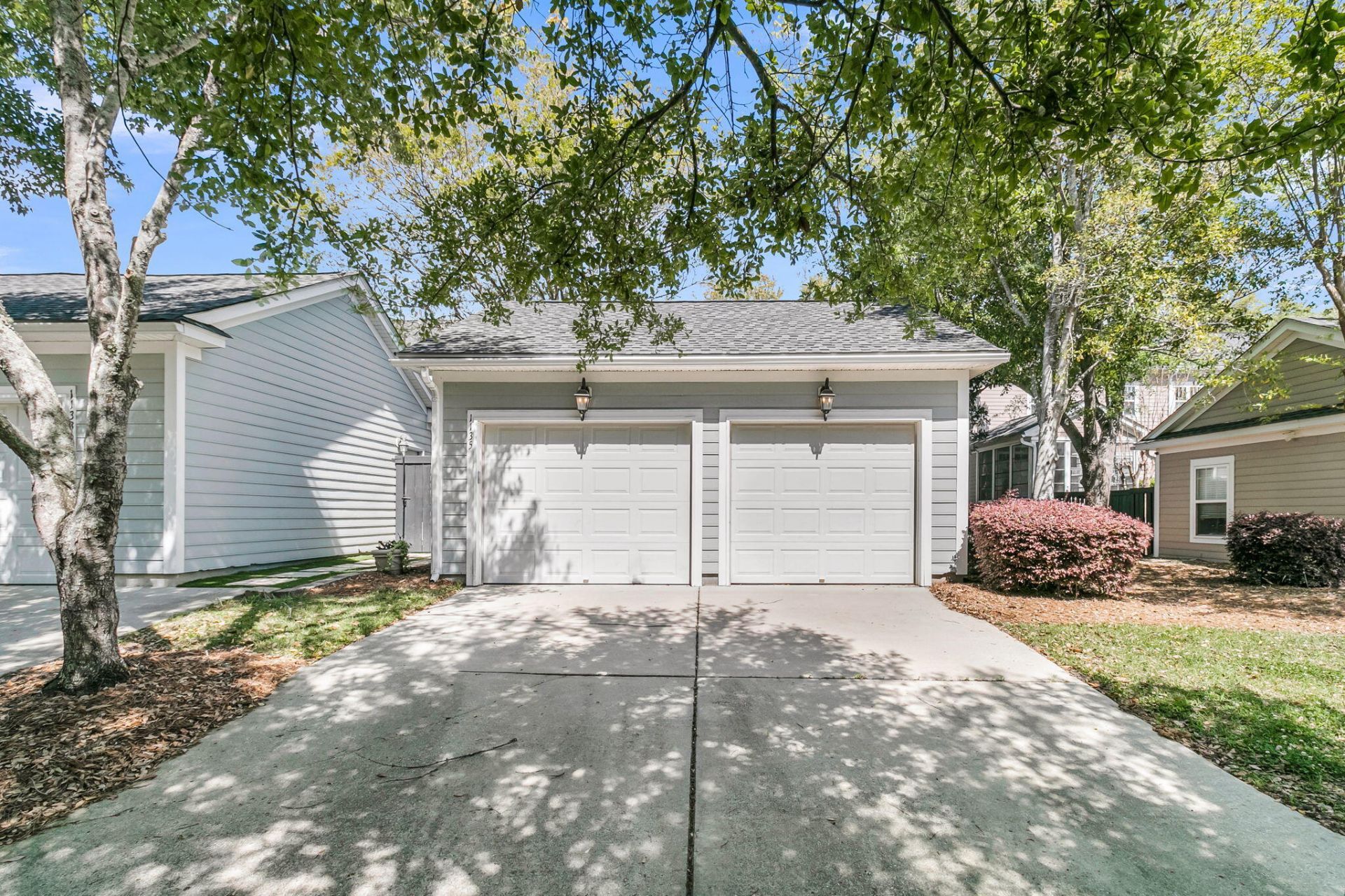 1135 Thrower Street Photo 34