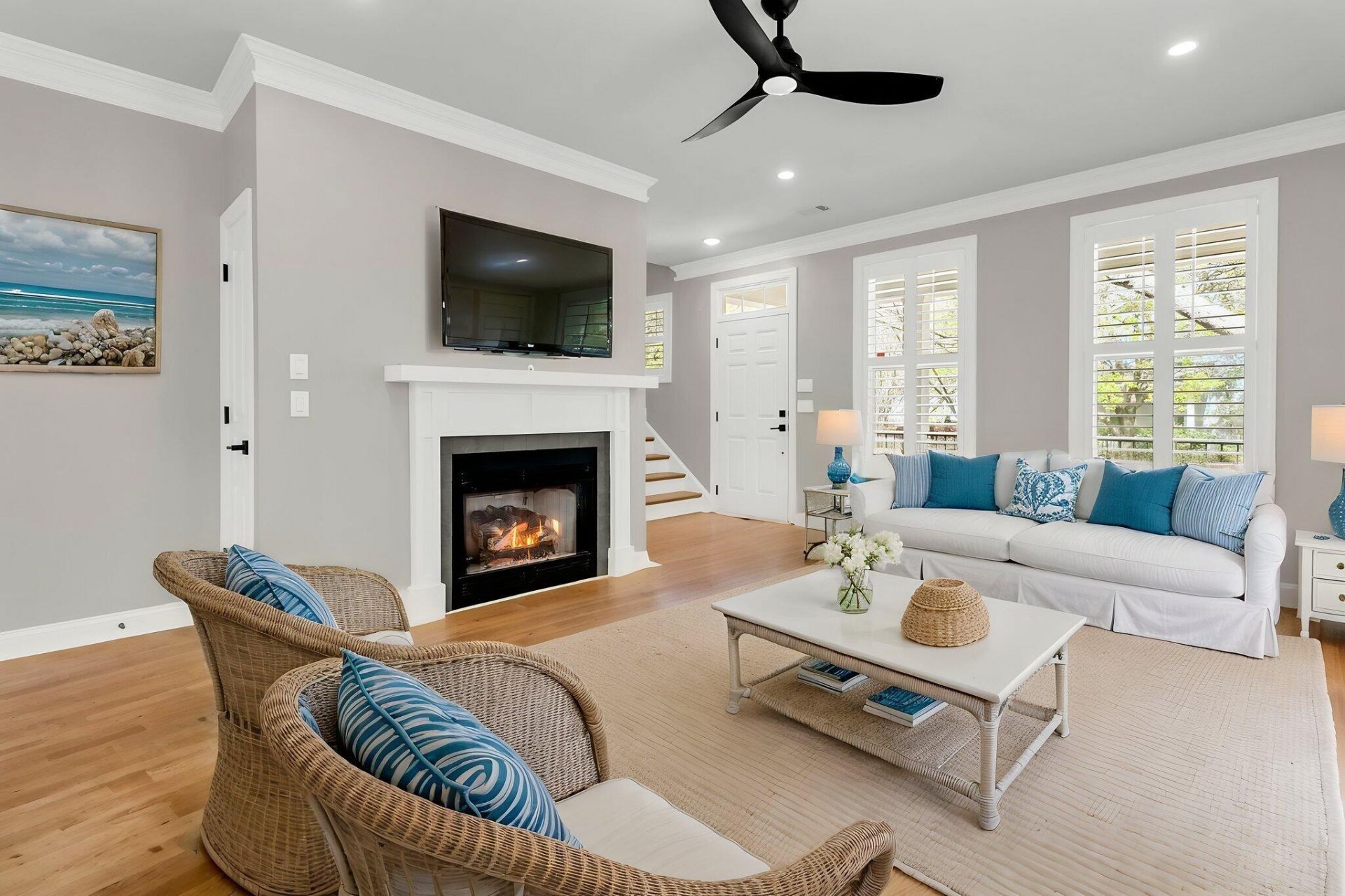 1135 Thrower Street Photo 6