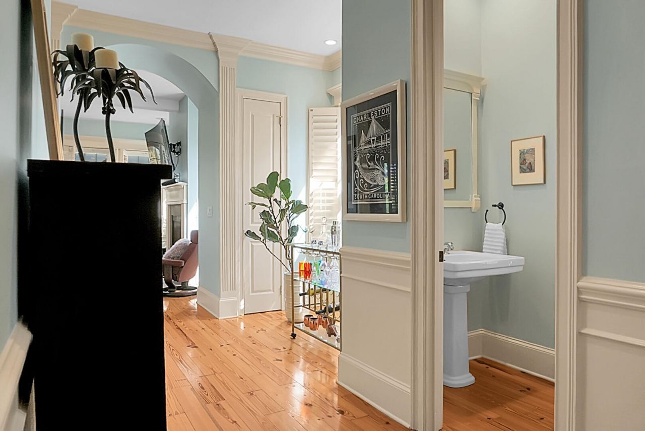 1307 Chardon Commons Photo 17