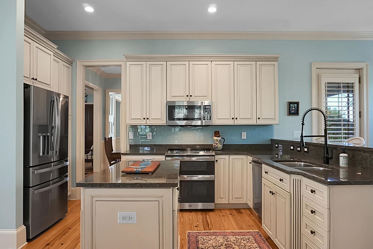 1307 Chardon Commons Photo 23