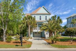 1307 Chardon Commons photo 4