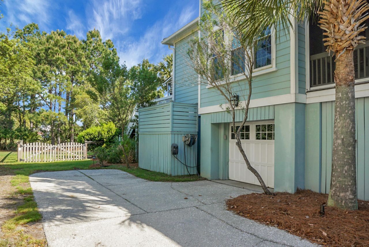 1307 Chardon Commons Photo 60