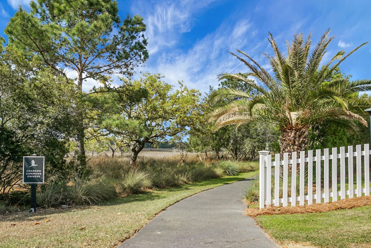 1307 Chardon Commons Photo 62
