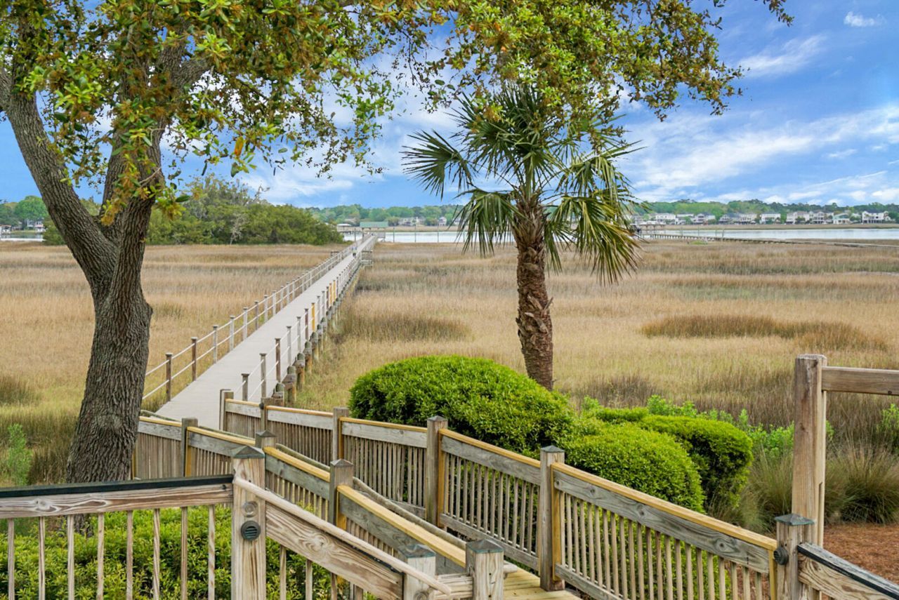 1307 Chardon Commons Photo 73