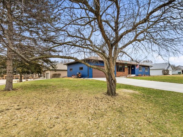 2 6th Avenue S, Sartell, MN 56377