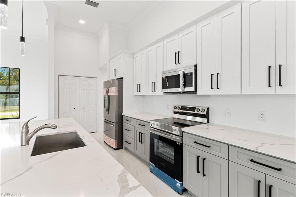 2005 NW 18th St, Cape Coral, FL 33993 Photo