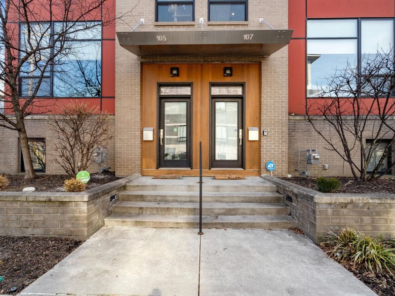 107 Aston Row Lane , Columbus, OH 43201 Photo 1