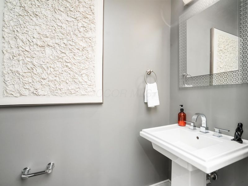 107 Aston Row Lane , Columbus, OH 43201 Photo 10