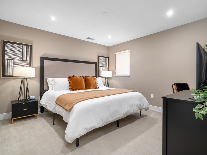 107 Aston Row Lane , Columbus, OH 43201 Photo 22