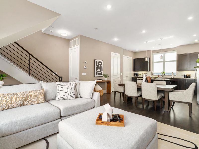 107 Aston Row Lane , Columbus, OH 43201 Photo 4