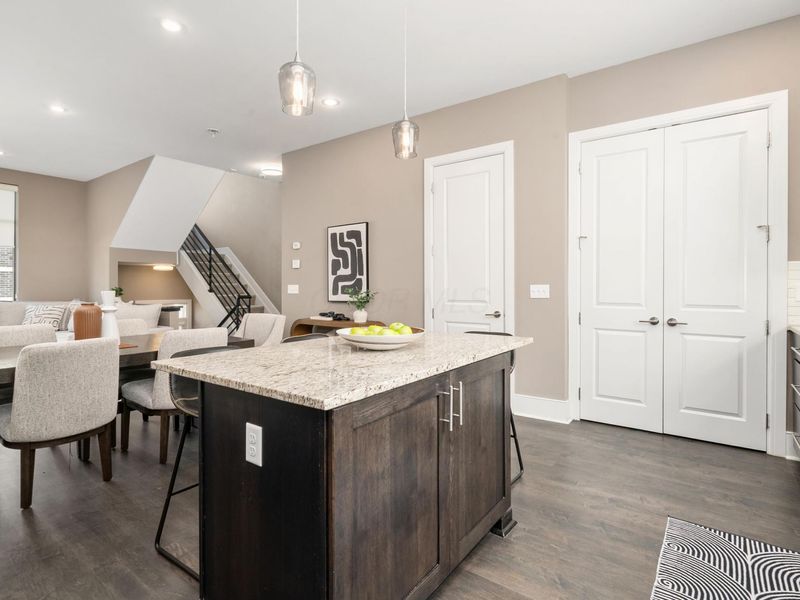 107 Aston Row Lane , Columbus, OH 43201 Photo 8