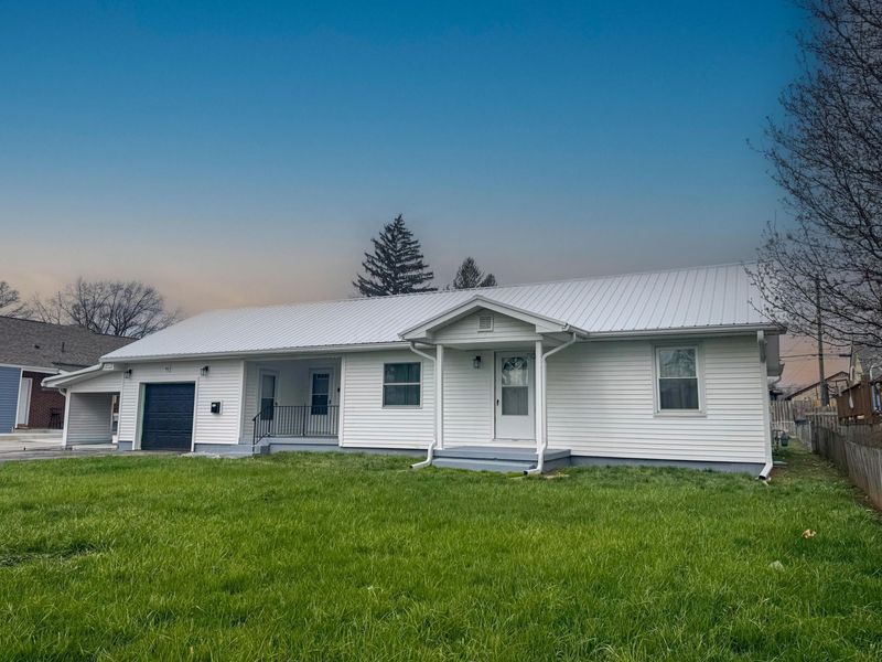 1097 Forest Drive, Columbus, OH 43223 Photo 1