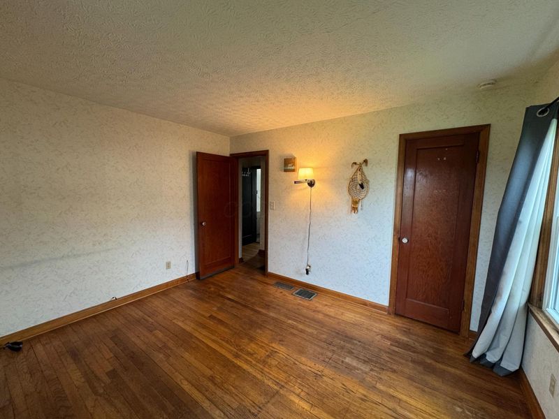 1097 Forest Drive, Columbus, OH 43223 Photo 13