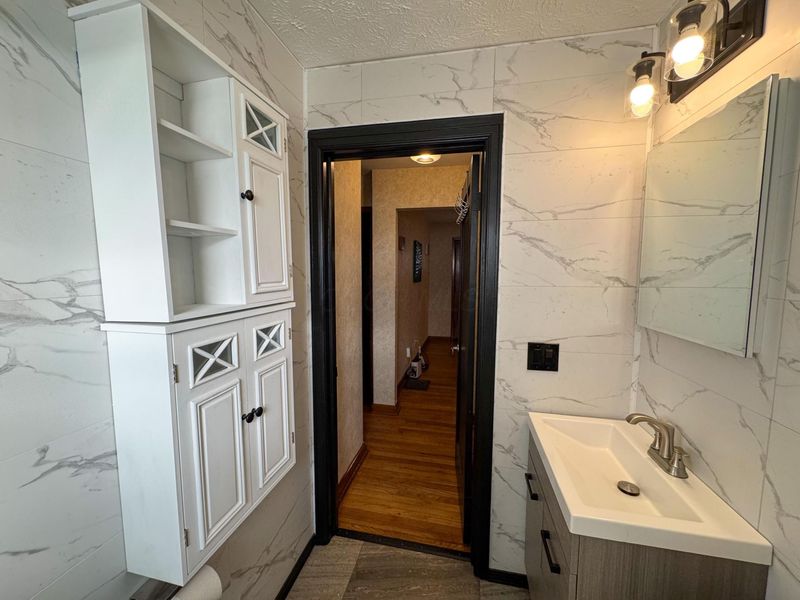 1097 Forest Drive, Columbus, OH 43223 Photo 15