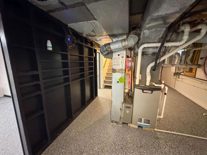 1097 Forest Drive, Columbus, OH 43223 Photo 18