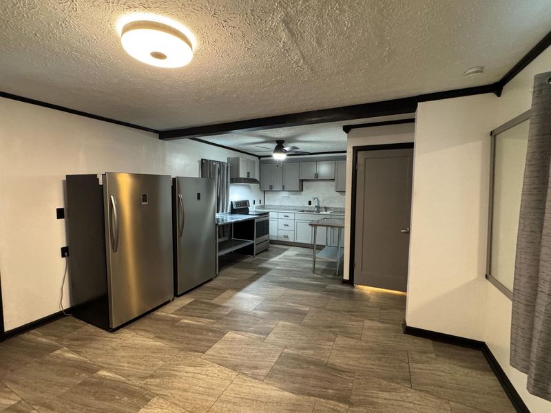 1097 Forest Drive, Columbus, OH 43223 Photo 2