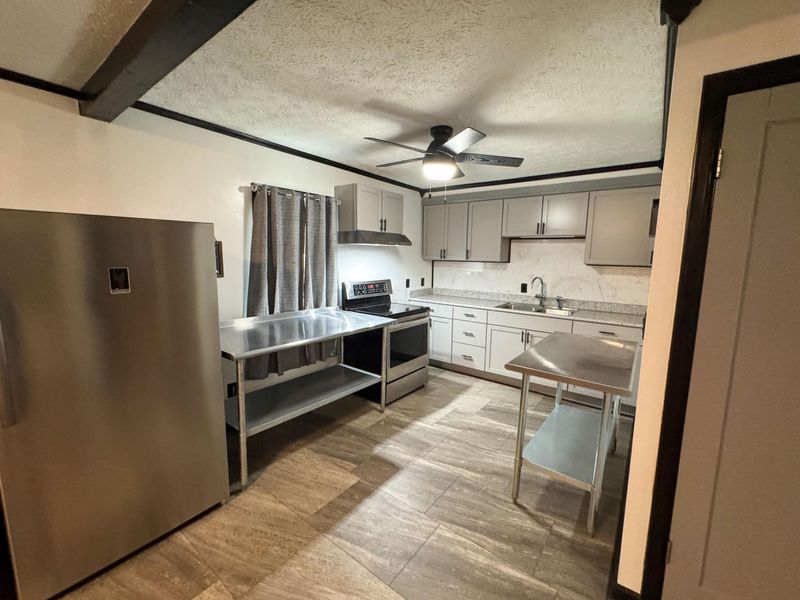 1097 Forest Drive, Columbus, OH 43223 Photo 3