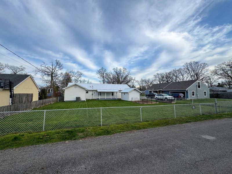 1097 Forest Drive, Columbus, OH 43223 Photo 31