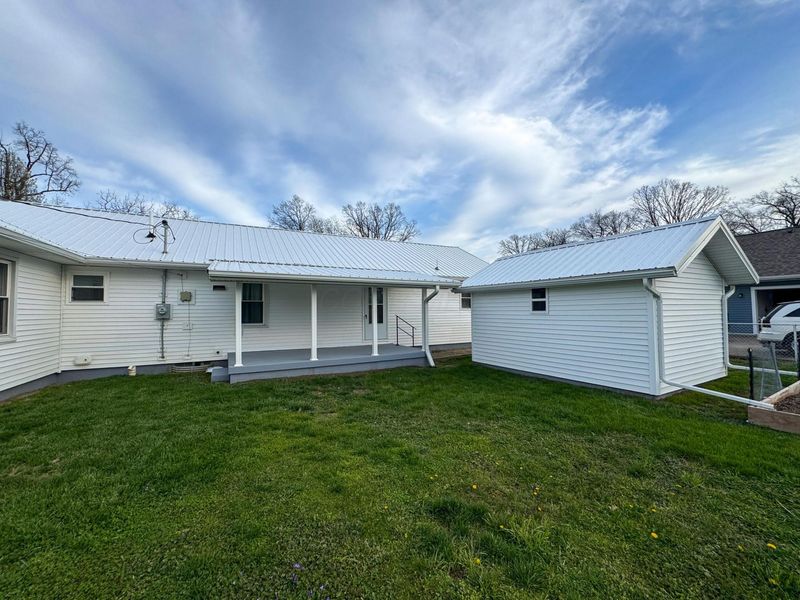 1097 Forest Drive, Columbus, OH 43223 Photo 32