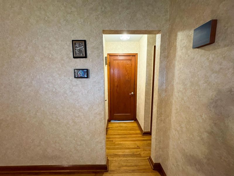 1097 Forest Drive, Columbus, OH 43223 Photo 7