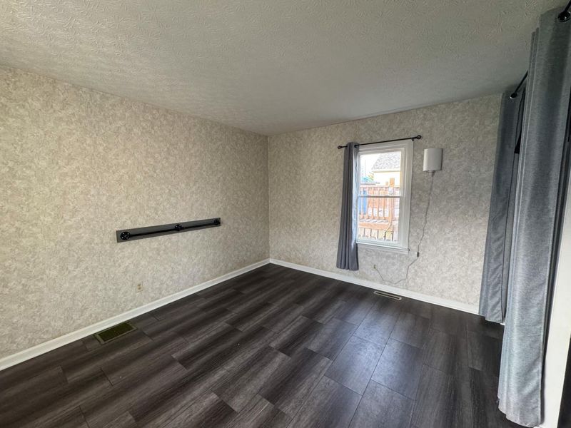 1097 Forest Drive, Columbus, OH 43223 Photo 8