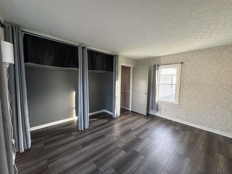 1097 Forest Drive, Columbus, OH 43223 Photo 9