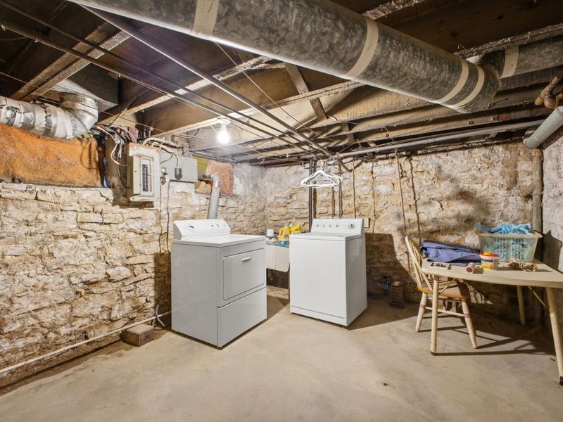 472 E Whittier Street , Columbus, OH 43206 Photo 37