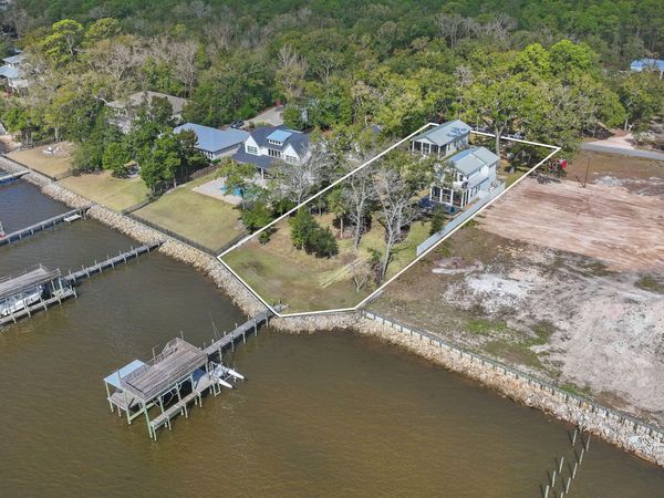 315 Red Barn Road, Freeport, FL 32439