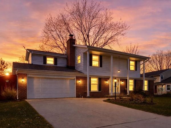 416 S Comanche LANE, Waukesha, WI 53188