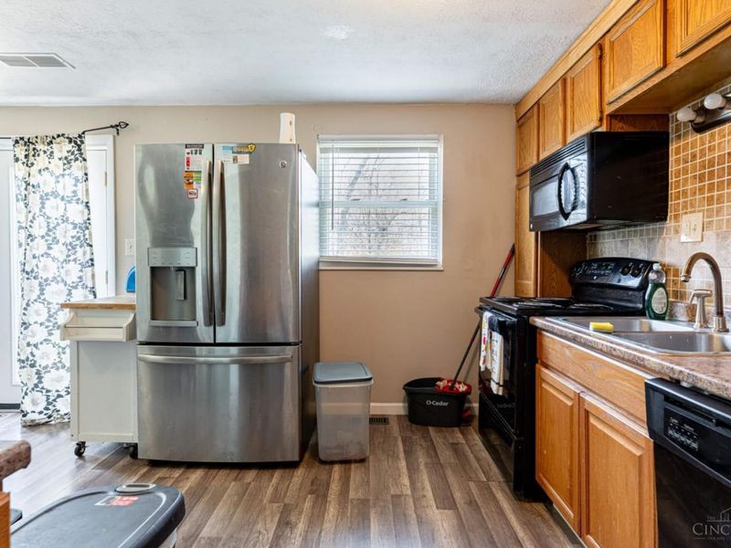 11769 Elkwood, Forest Park, OH 45240 Photo 9