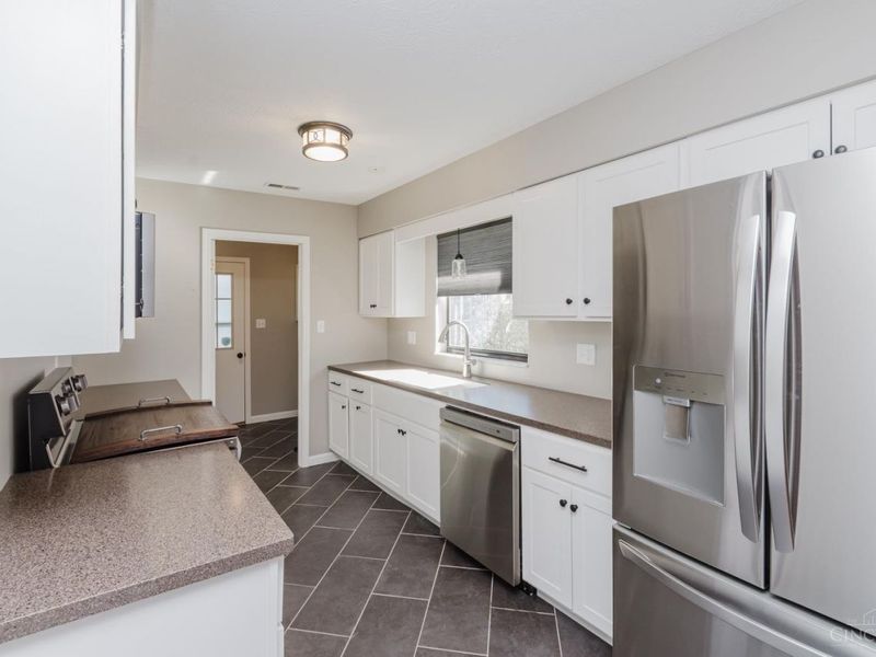 777 Lakengren Drive, Eaton, OH 45320 Photo 8