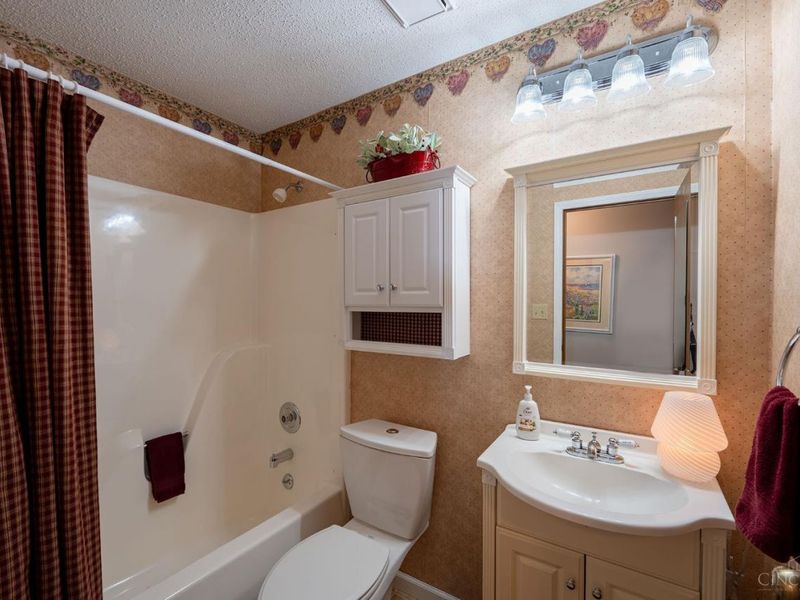 205 Heather Way Street, Middletown, OH 45042 Photo 16