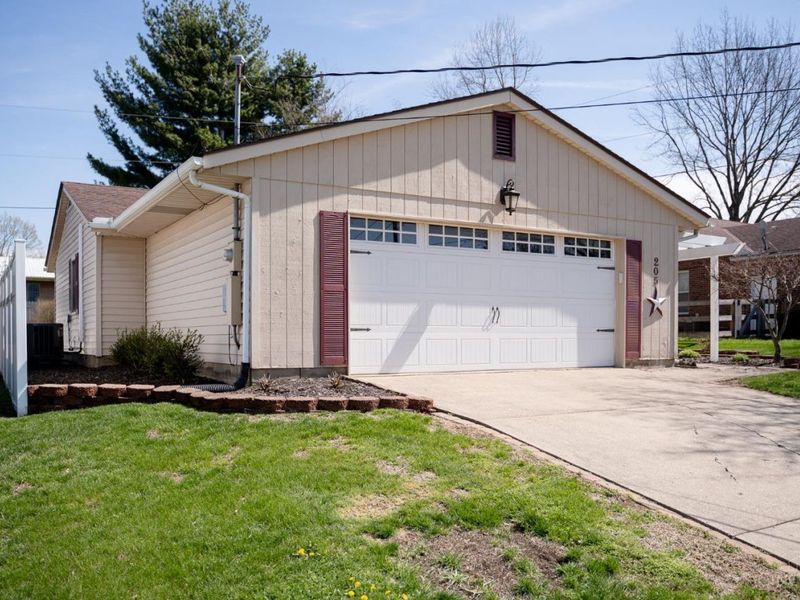 205 Heather Way Street, Middletown, OH 45042 Photo 2