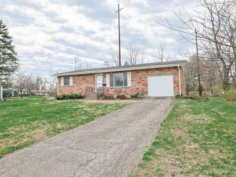 8757 Brittany Drive, Sycamore Township, OH 45242 Photo 2