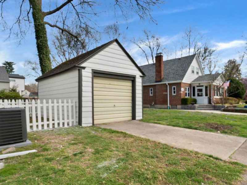 6975 Cambridge Avenue, Mariemont, OH 45227 Photo 22