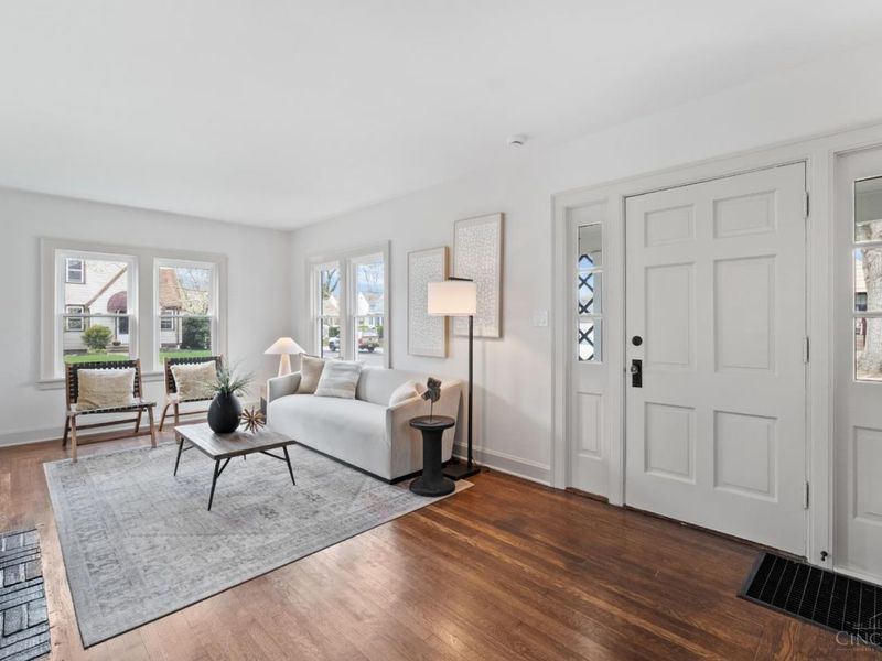 6975 Cambridge Avenue, Mariemont, OH 45227 Photo 5