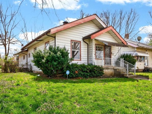 704 Seventeenth Avenue, Middletown, OH 45044