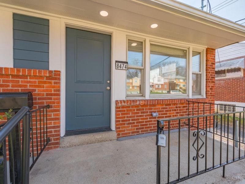 8474 Donna Lane, Sycamore Township, OH 45236 Photo 2