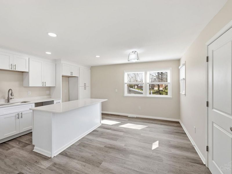 8474 Donna Lane, Sycamore Township, OH 45236 Photo 8