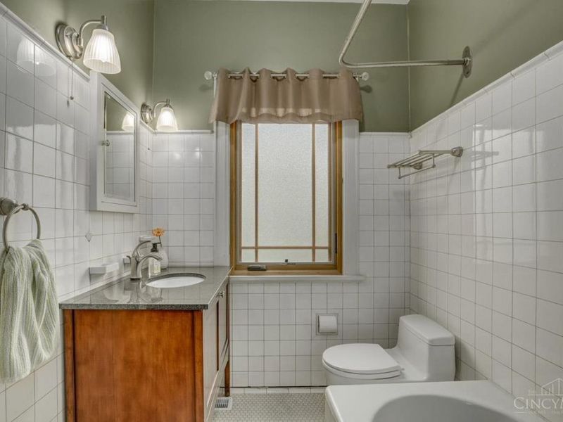 5049 W Eastwood Circle, Cincinnati, OH 45227 Photo 20