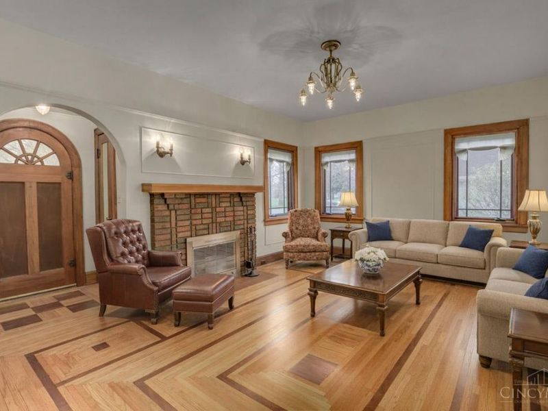 5049 W Eastwood Circle, Cincinnati, OH 45227 Photo 4